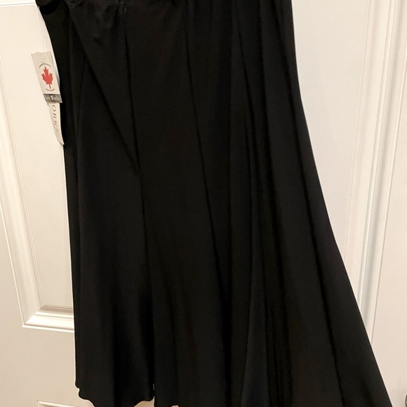Skirt by Soft Works in Black. Small NWT - Picture 5 of 7